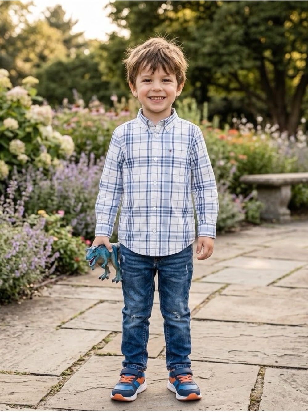 Tommy Hilfiger Boy’sbWhite and Blue Plaid Button-Down Shirt Size 5